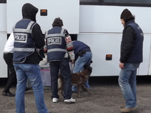 Trabzon'da yolcuların üzerinden bakın ne çıktı!