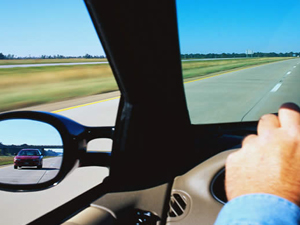 Trabzon'da kadın araba ile kayboldu!