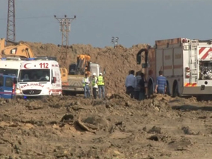 İş makinesi gölete uçtu!