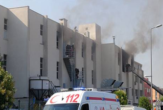 İstanbul'daki tekstil fabrikasında yangın!