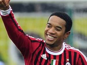 Emanuelson imzayı attı!