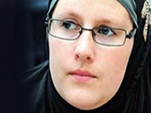 Önce kendi müslüman oldu sonra da...