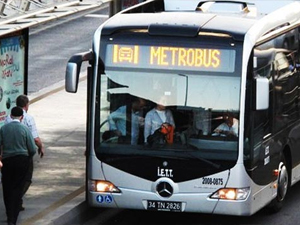 Metrobüse yoğun saat zammı geliyor