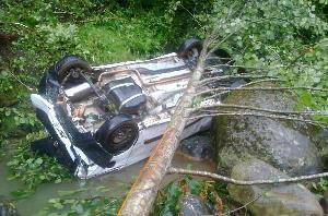 Rize'de kaza! Uçuruma yuvarlandı...