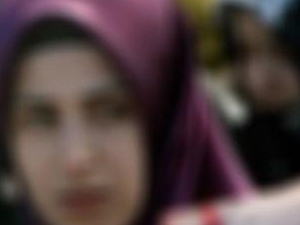 Başörtünün çıkartılmasına 5 yıl hapis