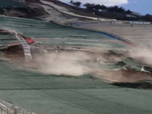 Atlama kulesi böyle çöktü!