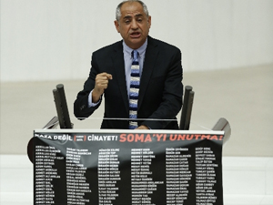 Meclis kürsünde Soma pankartı!