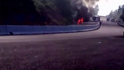 Muğla’nın Sakartepe geçidinde Seyir halindeki otomobil alev aldı