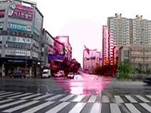 Caddenin ortasına helikopter çakıldı