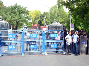 Büyükelçilikte yoğun güvenlik önlemleri
