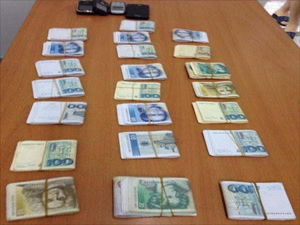 Sahte mark'a 3 göz altı