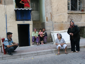 Deprem paniği dışarı döktü!