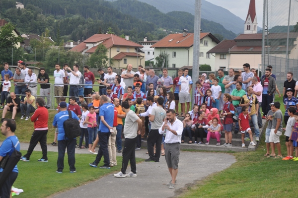 Trabzonspor antrenmanını taraftar bastı!