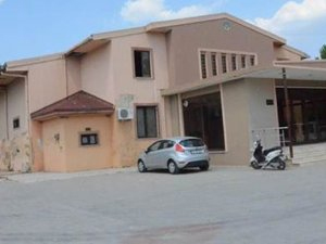 Kiralık dava salonu!