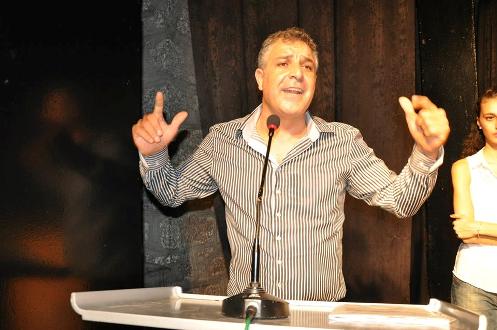 Parasını alamayan sanatçı bakın ne yaptı