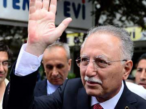 İhsanoğlu'na o isimden bağış desteği!