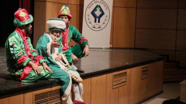 Hacivat  Rize'ye geldi