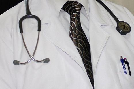 Doktor Dehşet Saçtı!