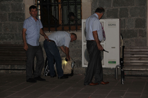 Dikkat! Cami avlusunda panik var