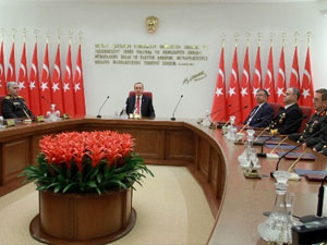 YAŞ toplandı: Terfiler, görev süreleri ve sınır güvenliği masada