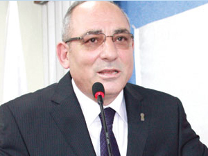 Avni Aker'e şampiyon olarak veda edelim!