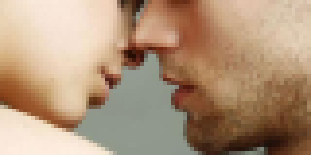 Porno izleyen oğlunu şikayet etti