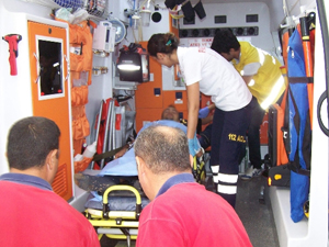 Akerleri taşıyan minibüs kaza yaptı!