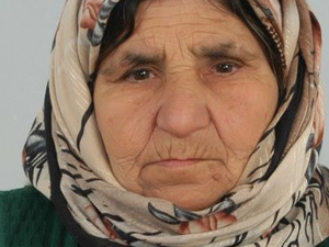 Sen nasıl evlatsın! Annesini...