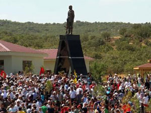 PKK'nın heykeline operasyon!