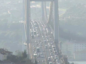 Boğazda inithar trafiği!