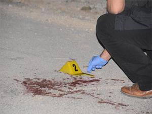 Elbisesini yıprattı diye arkadaşını öldürdü