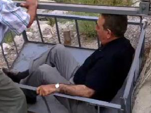 Eski başkan Çoruh'u böyle geçti