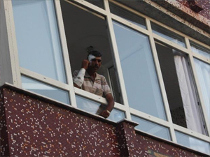 Eşini ve oğlunu öldürdü, kızını ise yaraladı