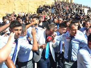 Anıtkabir’de basın mensubuna saldırı