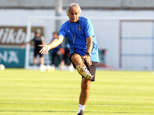 Halilhodzic kardeşine yardım etti