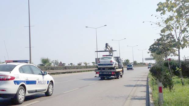Müdür kızdı polis arabası gitti