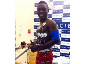 Afrikalı gazeteci,  Waris  transferini bakın nasıl  değerlendirdi