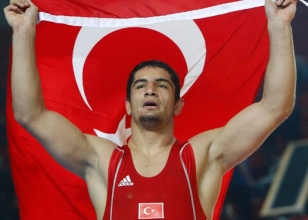 Taha Akgül'den altın madalya geldi!