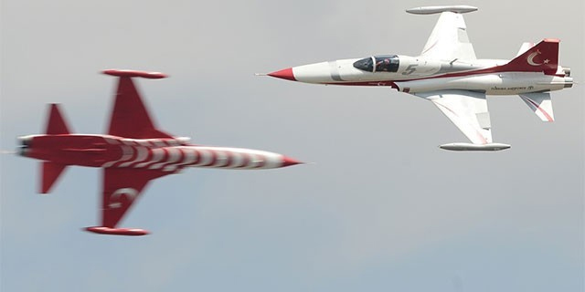 Türk Yıldızları'na ‘gürültü' şikayeti