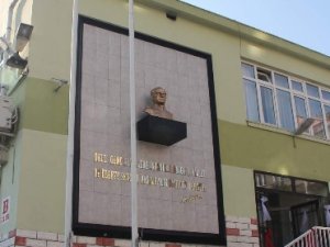 Kaybolan Türk bayrağı polisi alarma geçirdi