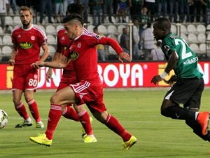 Akhisar Belediyespor-Sivasspor karşılaşması sona erdi