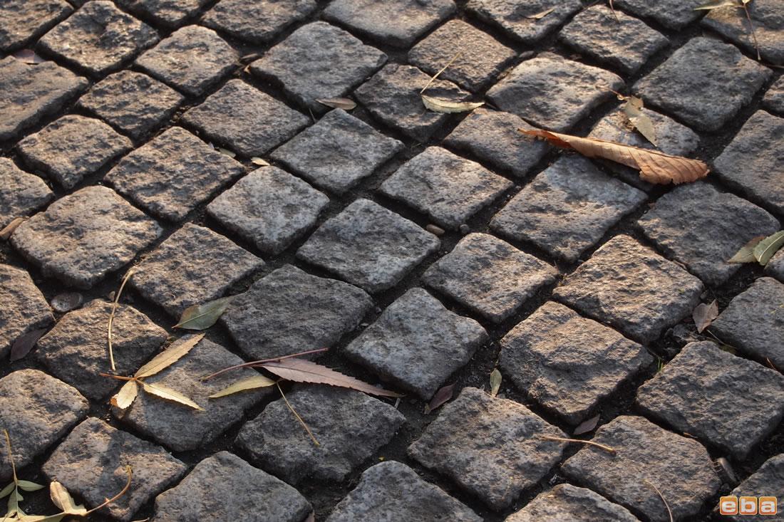 Kaldırım taşı delil sayıldı