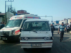 Trabzon'da yoldan karşıya geçmek isterken!