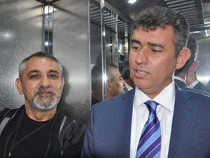 Metin Feyzioğlu asansörde mahsur kalınca!