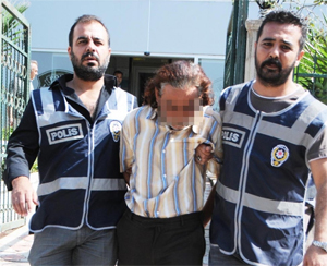 Sen değil baba, insan bile olamazsın!