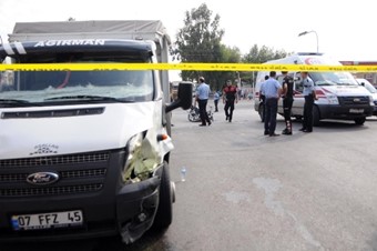 Polisten kaçarken kaza yaptılar