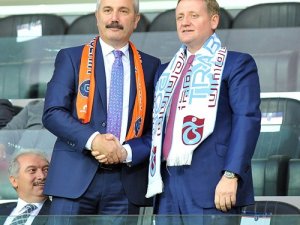 Gümüşdağ, omuzlarında TS atkısı