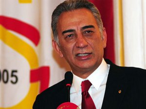 Adnan Polat, Ünal Aysal'ı topa tuttu