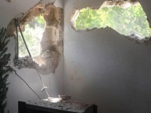 Suriye'den atılan havan topu mermisi eve düştü