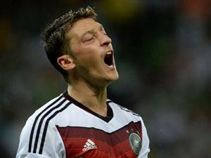 Mesut Özil şok etti!